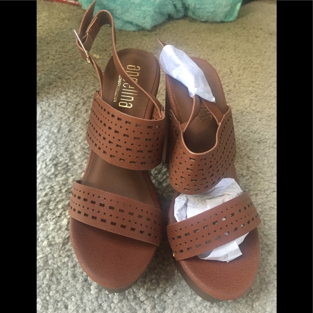 NIB Brown Chunky Heels!